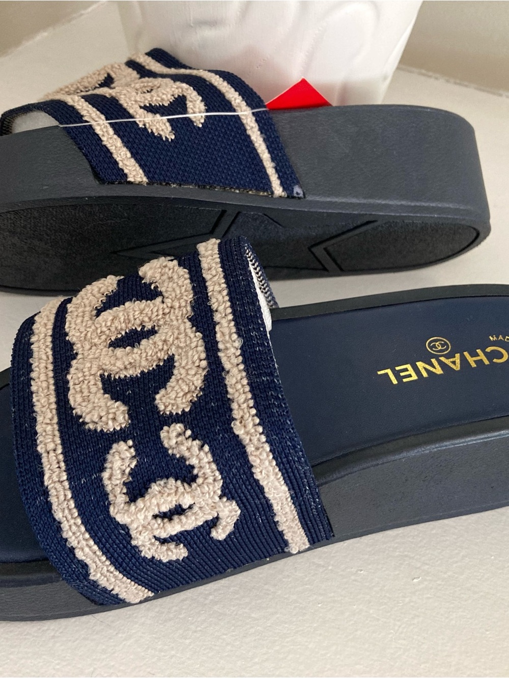 CHANEL Navy and Cream CC Slide Sandals NWT - Picture 2 of 4